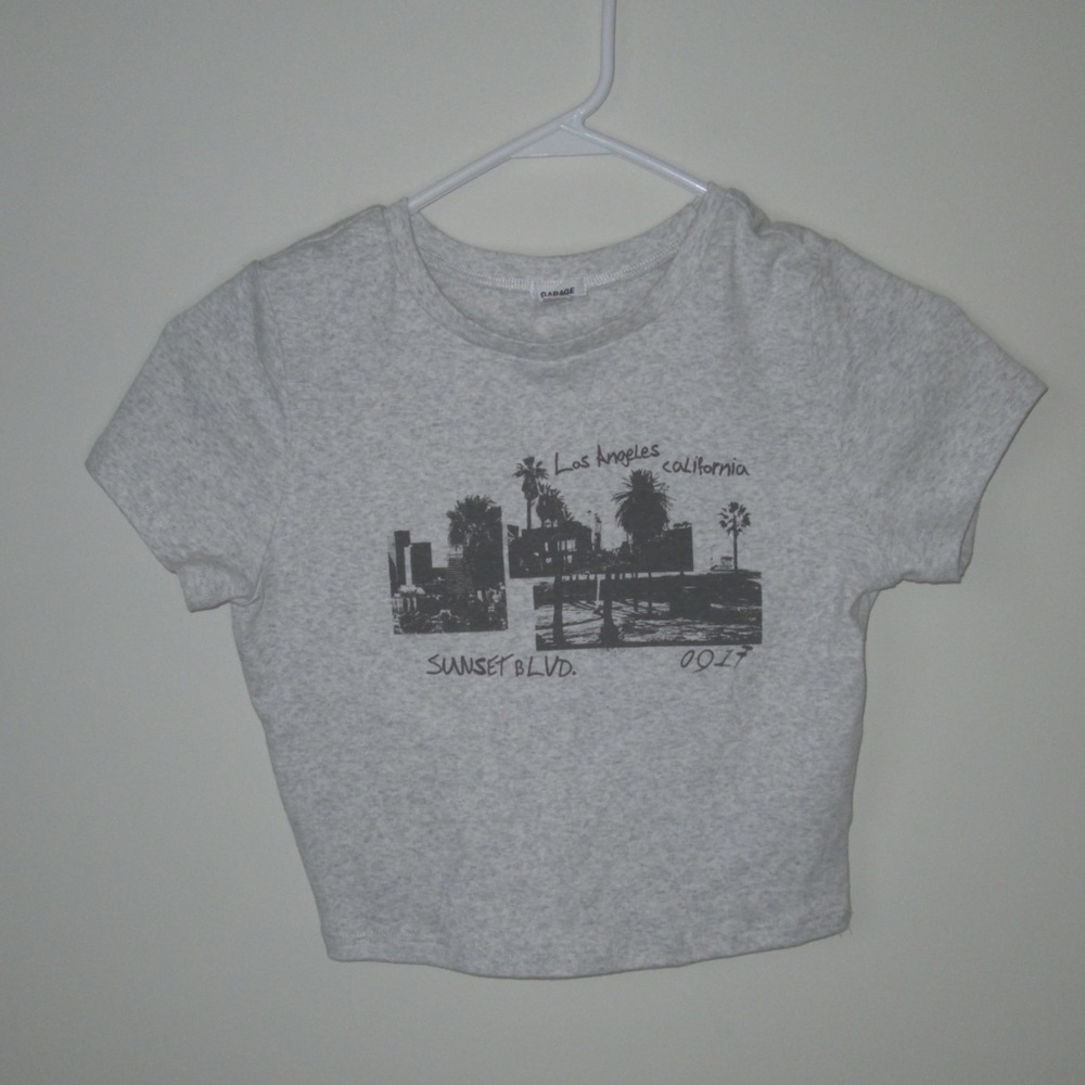 Grey garage cropped tee with LA landscape design! #graphic #neverworn